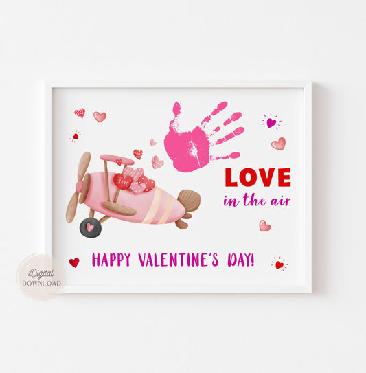  Valentine card 'Love in the air' with handprint template.